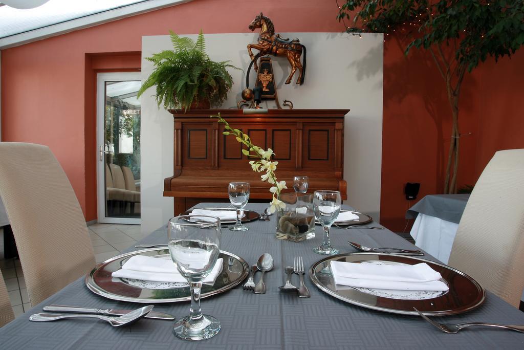 Nebozizek Hotel A Restaurant Прага Екстериор снимка